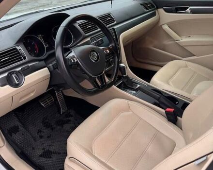 Білий Фольксваген Пассат, об'ємом двигуна 1.8 л та пробігом 128 тис. км за 14800 $, фото 6 на Automoto.ua