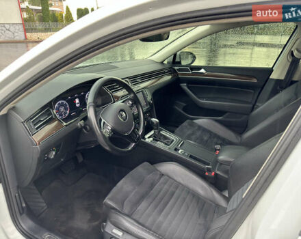 Белый Фольксваген Пассат, объемом двигателя 1.97 л и пробегом 206 тыс. км за 25000 $, фото 13 на Automoto.ua