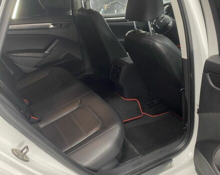 Белый Фольксваген Пассат, объемом двигателя 1.8 л и пробегом 207 тыс. км за 12500 $, фото 6 на Automoto.ua