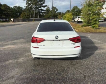 Білий Фольксваген Пассат, об'ємом двигуна 1.8 л та пробігом 77 тис. км за 2600 $, фото 5 на Automoto.ua