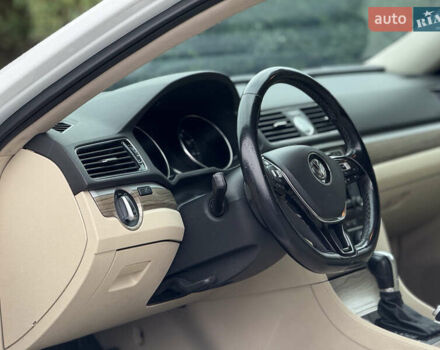 Белый Фольксваген Пассат, объемом двигателя 1.8 л и пробегом 233 тыс. км за 11900 $, фото 24 на Automoto.ua