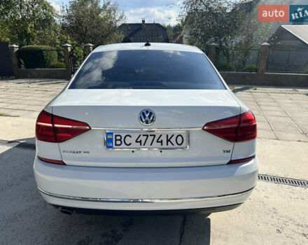 Белый Фольксваген Пассат, объемом двигателя 1.8 л и пробегом 199 тыс. км за 10700 $, фото 4 на Automoto.ua