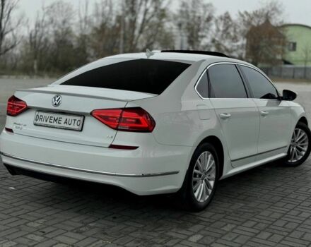 Белый Фольксваген Пассат, объемом двигателя 1.8 л и пробегом 165 тыс. км за 12199 $, фото 4 на Automoto.ua