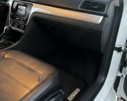 Белый Фольксваген Пассат, объемом двигателя 1.8 л и пробегом 137 тыс. км за 11900 $, фото 24 на Automoto.ua