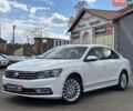 Белый Фольксваген Пассат, объемом двигателя 1.8 л и пробегом 211 тыс. км за 10990 $, фото 1 на Automoto.ua