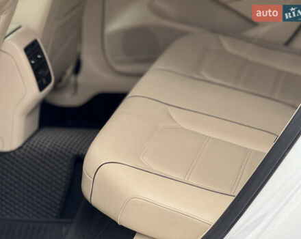 Белый Фольксваген Пассат, объемом двигателя 1.8 л и пробегом 233 тыс. км за 11900 $, фото 29 на Automoto.ua