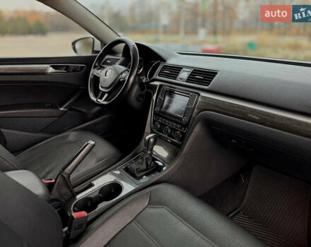 Белый Фольксваген Пассат, объемом двигателя 1.8 л и пробегом 165 тыс. км за 12299 $, фото 20 на Automoto.ua