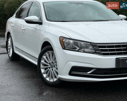 Белый Фольксваген Пассат, объемом двигателя 1.8 л и пробегом 233 тыс. км за 11900 $, фото 6 на Automoto.ua