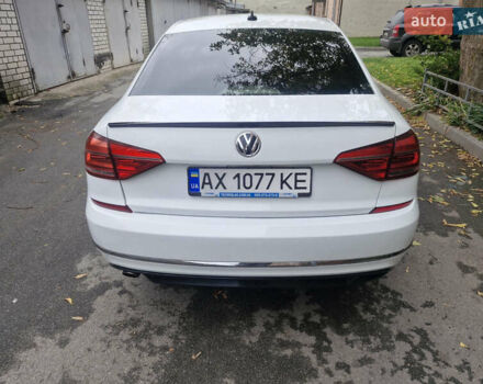 Белый Фольксваген Пассат, объемом двигателя 1.8 л и пробегом 155 тыс. км за 15000 $, фото 5 на Automoto.ua