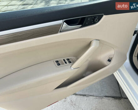 Белый Фольксваген Пассат, объемом двигателя 1.8 л и пробегом 199 тыс. км за 10700 $, фото 12 на Automoto.ua