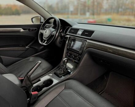 Белый Фольксваген Пассат, объемом двигателя 1.8 л и пробегом 165 тыс. км за 12199 $, фото 12 на Automoto.ua