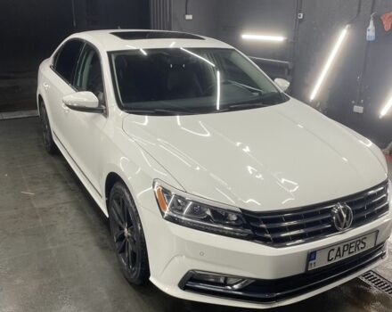 Белый Фольксваген Пассат, объемом двигателя 1.8 л и пробегом 207 тыс. км за 12500 $, фото 1 на Automoto.ua