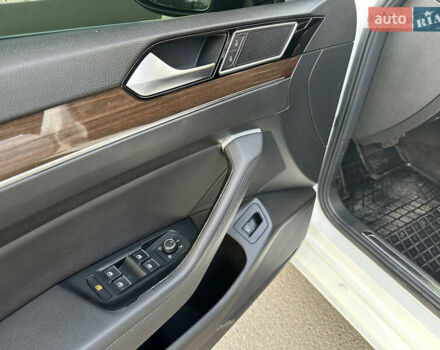 Фольксваген Пассат 2016 в Одессе на Automoto.ua Белый Фольксваген Пассат, объемом двигателя 1.4 л и пробегом 235 тыс. км за 17500 $, фото 12 на Automoto.ua