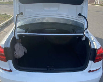 Білий Фольксваген Пассат, об'ємом двигуна 1.8 л та пробігом 240 тис. км за 10200 $, фото 6 на Automoto.ua