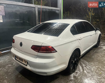 Фольксваген Пассат 2016 в Киеве на Automoto.ua Белый Фольксваген Пассат, объемом двигателя 1.97 л и пробегом 280 тыс. км за 14200 $, фото 4 на Automoto.ua