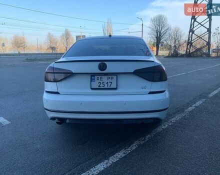 Білий Фольксваген Пассат, об'ємом двигуна 1.8 л та пробігом 145 тис. км за 12500 $, фото 2 на Automoto.ua