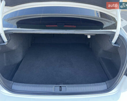 Белый Фольксваген Пассат, объемом двигателя 2 л и пробегом 192 тыс. км за 14200 $, фото 18 на Automoto.ua