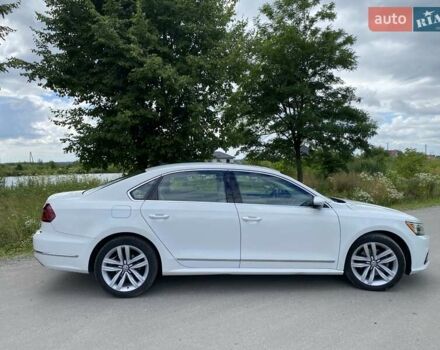 Білий Фольксваген Пассат, об'ємом двигуна 1.8 л та пробігом 118 тис. км за 15700 $, фото 1 на Automoto.ua