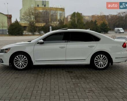 Белый Фольксваген Пассат, объемом двигателя 1.8 л и пробегом 165 тыс. км за 12299 $, фото 7 на Automoto.ua