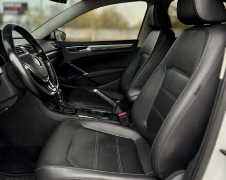 Белый Фольксваген Пассат, объемом двигателя 1.8 л и пробегом 165 тыс. км за 12299 $, фото 10 на Automoto.ua