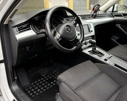 Белый Фольксваген Пассат, объемом двигателя 1.97 л и пробегом 260 тыс. км за 14500 $, фото 9 на Automoto.ua