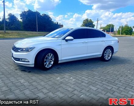 Белый Фольксваген Пассат, объемом двигателя 2 л и пробегом 301 тыс. км за 18500 $, фото 2 на Automoto.ua