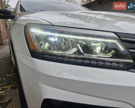 Белый Фольксваген Пассат, объемом двигателя 1.8 л и пробегом 155 тыс. км за 15000 $, фото 7 на Automoto.ua