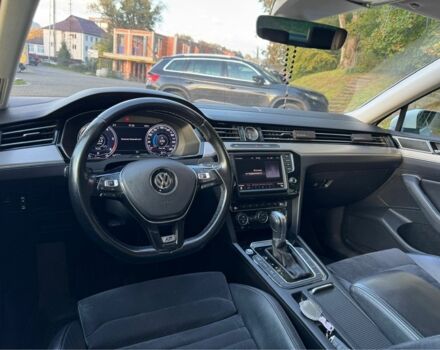 Белый Фольксваген Пассат, объемом двигателя 2 л и пробегом 241 тыс. км за 16800 $, фото 4 на Automoto.ua