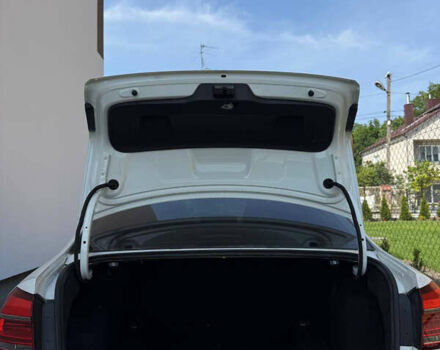 Білий Фольксваген Пассат, об'ємом двигуна 1.8 л та пробігом 233 тис. км за 12500 $, фото 10 на Automoto.ua