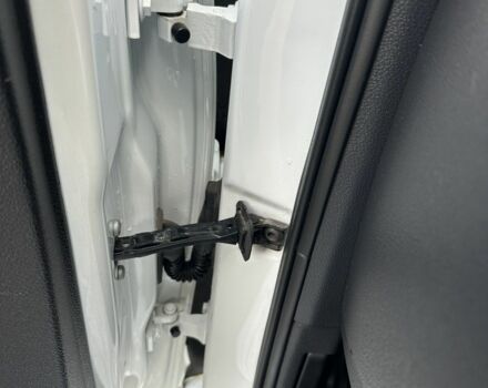 Белый Фольксваген Пассат, объемом двигателя 1.8 л и пробегом 107 тыс. км за 286 $, фото 12 на Automoto.ua