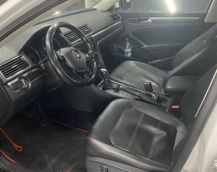 Белый Фольксваген Пассат, объемом двигателя 1.8 л и пробегом 207 тыс. км за 12500 $, фото 8 на Automoto.ua