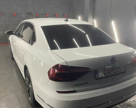 Белый Фольксваген Пассат, объемом двигателя 1.8 л и пробегом 207 тыс. км за 12500 $, фото 3 на Automoto.ua