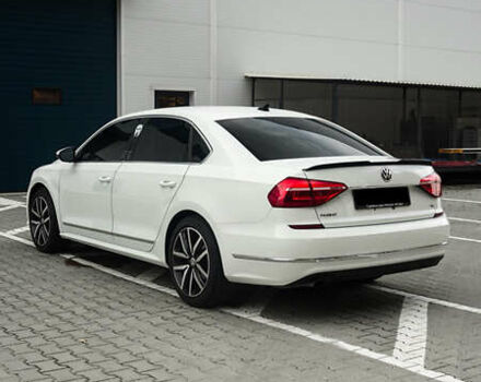 Білий Фольксваген Пассат, об'ємом двигуна 1.8 л та пробігом 204 тис. км за 12000 $, фото 8 на Automoto.ua