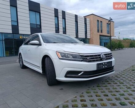 Белый Фольксваген Пассат, объемом двигателя 1.8 л и пробегом 161 тыс. км за 13499 $, фото 5 на Automoto.ua