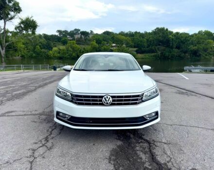 Белый Фольксваген Пассат, объемом двигателя 1.8 л и пробегом 76 тыс. км за 7500 $, фото 1 на Automoto.ua