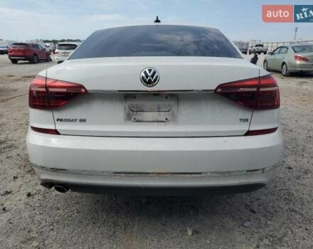 Белый Фольксваген Пассат, объемом двигателя 1.8 л и пробегом 131 тыс. км за 7000 $, фото 2 на Automoto.ua