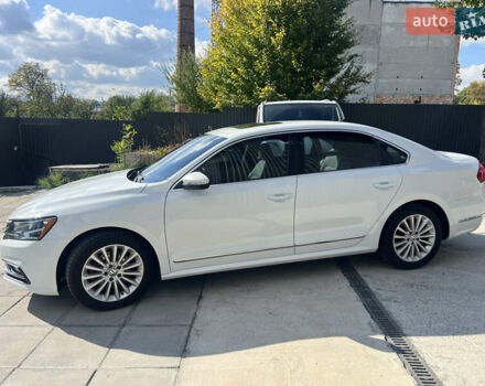 Белый Фольксваген Пассат, объемом двигателя 1.8 л и пробегом 199 тыс. км за 10700 $, фото 2 на Automoto.ua