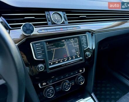 Білий Фольксваген Пассат, об'ємом двигуна 1.97 л та пробігом 174 тис. км за 21500 $, фото 35 на Automoto.ua