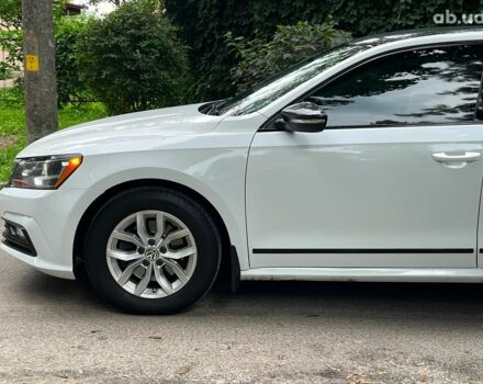 Білий Фольксваген Пассат, об'ємом двигуна 1.8 л та пробігом 162 тис. км за 12940 $, фото 12 на Automoto.ua