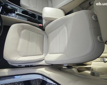 Белый Фольксваген Пассат, объемом двигателя 1.8 л и пробегом 80 тыс. км за 12000 $, фото 8 на Automoto.ua