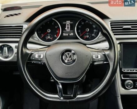 Белый Фольксваген Пассат, объемом двигателя 1.8 л и пробегом 224 тыс. км за 10000 $, фото 3 на Automoto.ua