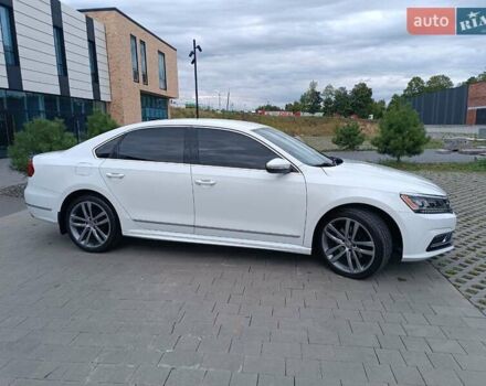 Белый Фольксваген Пассат, объемом двигателя 1.8 л и пробегом 161 тыс. км за 13499 $, фото 9 на Automoto.ua