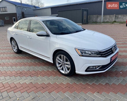 Белый Фольксваген Пассат, объемом двигателя 1.8 л и пробегом 171 тыс. км за 15100 $, фото 4 на Automoto.ua