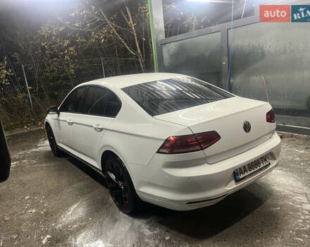 Фольксваген Пассат 2016 в Киеве на Automoto.ua Белый Фольксваген Пассат, объемом двигателя 1.97 л и пробегом 280 тыс. км за 14200 $, фото 8 на Automoto.ua