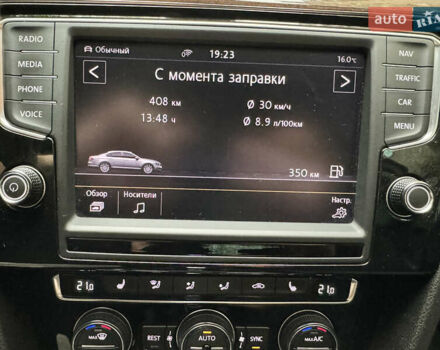 Белый Фольксваген Пассат, объемом двигателя 1.97 л и пробегом 206 тыс. км за 25000 $, фото 16 на Automoto.ua