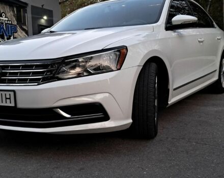 Білий Фольксваген Пассат, об'ємом двигуна 1.8 л та пробігом 300 тис. км за 10000 $, фото 6 на Automoto.ua