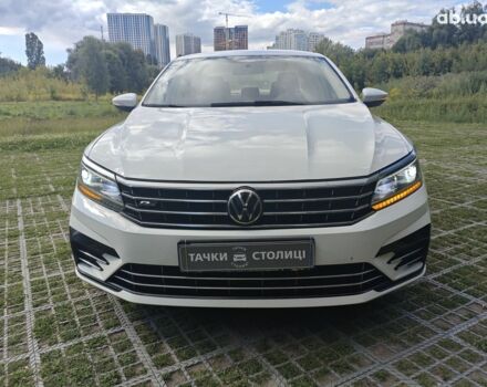 Белый Фольксваген Пассат, объемом двигателя 1.8 л и пробегом 80 тыс. км за 12000 $, фото 1 на Automoto.ua