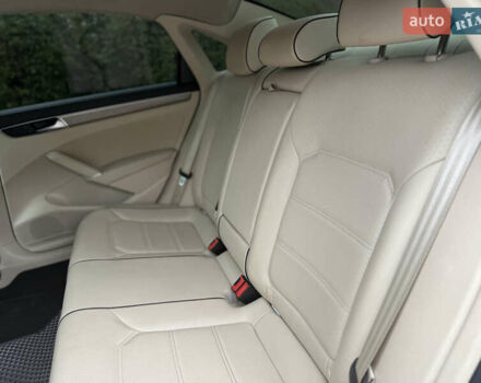 Белый Фольксваген Пассат, объемом двигателя 1.8 л и пробегом 233 тыс. км за 11900 $, фото 16 на Automoto.ua