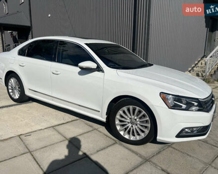 Белый Фольксваген Пассат, объемом двигателя 1.8 л и пробегом 199 тыс. км за 10700 $, фото 7 на Automoto.ua