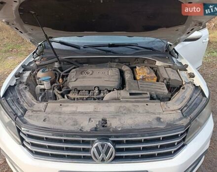 Белый Фольксваген Пассат, объемом двигателя 1.78 л и пробегом 175 тыс. км за 11800 $, фото 9 на Automoto.ua